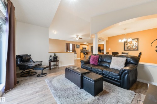 7 Hilldowns Drive, Spruce Grove, AB - Indoor Photo Showing Living Room