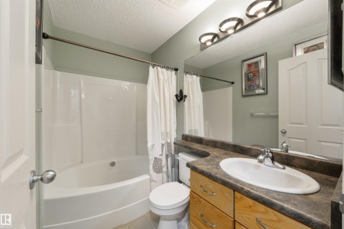 7 Hilldowns Drive, Spruce Grove, AB - Indoor Photo Showing Bathroom