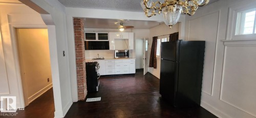11619 96 Street, Edmonton, AB - Indoor Photo Showing Kitchen