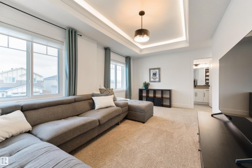 36 Avonlea Way, Spruce Grove, AB - Indoor Photo Showing Living Room