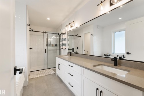 36 Avonlea Way, Spruce Grove, AB - Indoor Photo Showing Bathroom
