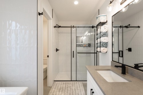36 Avonlea Way, Spruce Grove, AB - Indoor Photo Showing Bathroom