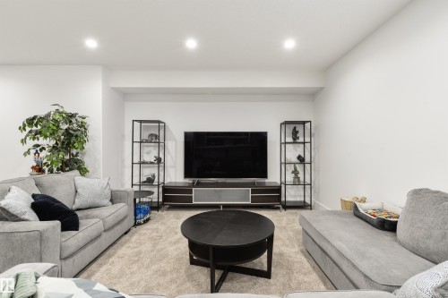 36 Avonlea Way, Spruce Grove, AB - Indoor Photo Showing Living Room