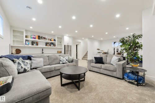 36 Avonlea Way, Spruce Grove, AB - Indoor Photo Showing Living Room