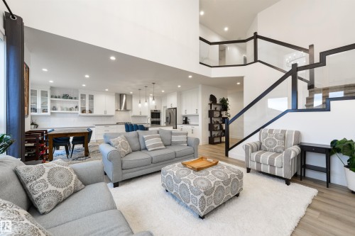 36 Avonlea Way, Spruce Grove, AB - Indoor Photo Showing Living Room