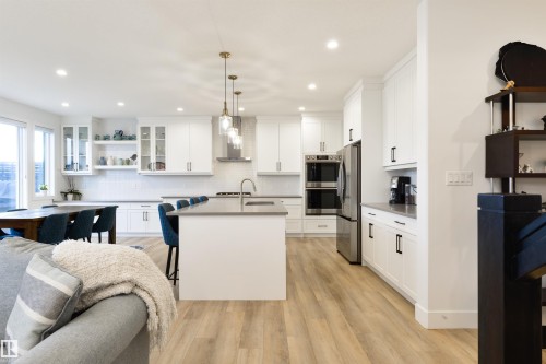 36 Avonlea Way, Spruce Grove, AB - Indoor Photo Showing Kitchen With Upgraded Kitchen