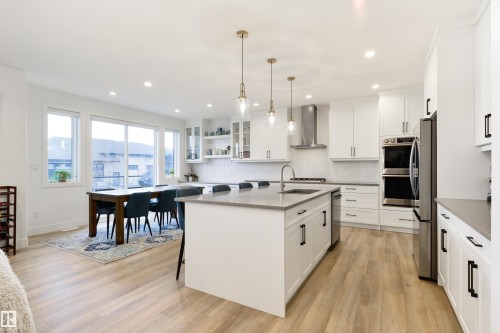 36 Avonlea Way, Spruce Grove, AB - Indoor Photo Showing Kitchen With Upgraded Kitchen