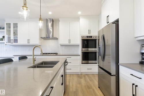 36 Avonlea Way, Spruce Grove, AB - Indoor Photo Showing Kitchen With Double Sink With Upgraded Kitchen