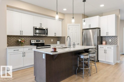 29 Ratelle Circle, St. Albert, AB - Indoor Photo Showing Kitchen With Upgraded Kitchen