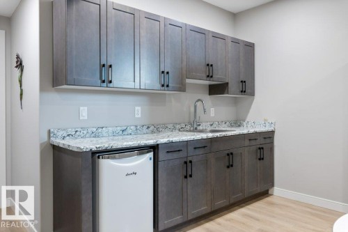 29 Ratelle Circle, St. Albert, AB - Indoor Photo Showing Kitchen