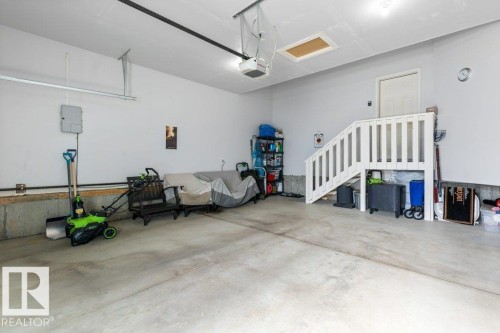 29 Ratelle Circle, St. Albert, AB - Indoor Photo Showing Garage