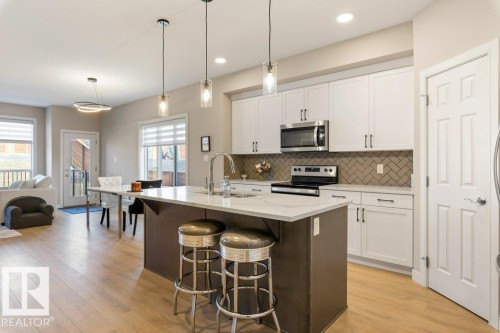 29 Ratelle Circle, St. Albert, AB - Indoor Photo Showing Kitchen With Upgraded Kitchen
