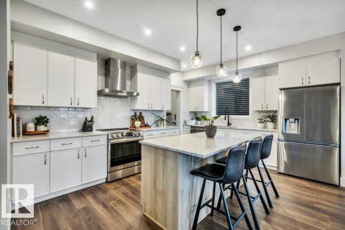 158 Jennifer Crescent, St. Albert, AB - Indoor Photo Showing Kitchen With Upgraded Kitchen
