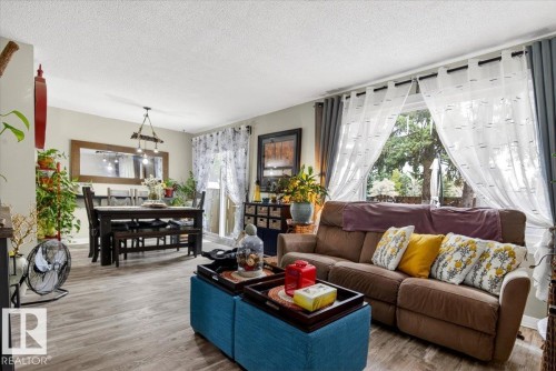 256 Callingwood Place, Edmonton, AB - Indoor Photo Showing Living Room