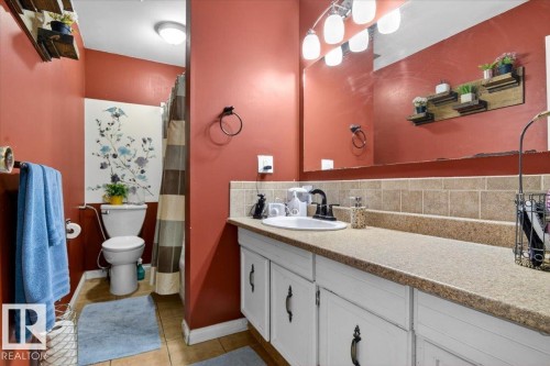 256 Callingwood Place, Edmonton, AB - Indoor Photo Showing Bathroom