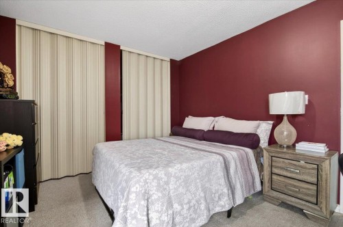 256 Callingwood Place, Edmonton, AB - Indoor Photo Showing Bedroom