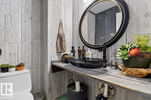256 Callingwood Place, Edmonton, AB - Indoor Photo Showing Bathroom