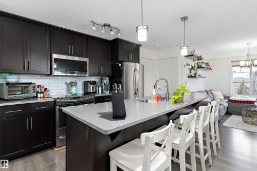 402 6084 Stanton Drive, Edmonton, AB - Indoor Photo Showing Kitchen With Upgraded Kitchen