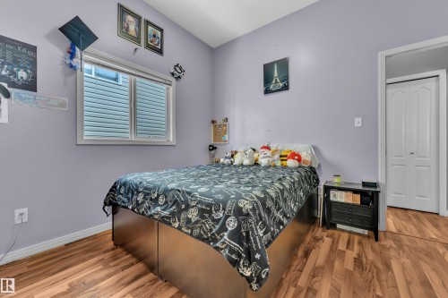 4617 163A Avenue, Edmonton, AB - Indoor Photo Showing Bedroom