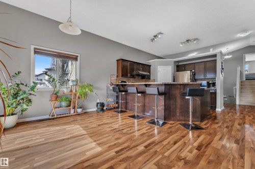 4617 163A Avenue, Edmonton, AB - Indoor Photo Showing Kitchen