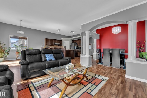 4617 163A Avenue, Edmonton, AB - Indoor Photo Showing Living Room
