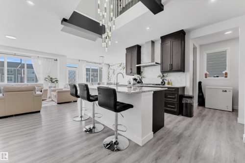 196 Edgewater Circle, Leduc, AB - Indoor Photo Showing Kitchen With Upgraded Kitchen