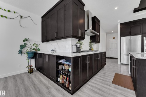 196 Edgewater Circle, Leduc, AB - Indoor Photo Showing Kitchen