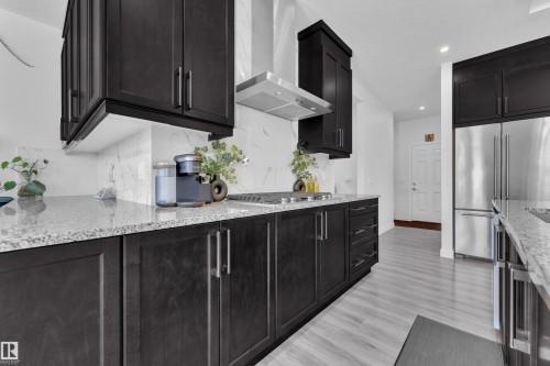 196 Edgewater Circle, Leduc, AB - Indoor Photo Showing Kitchen With Upgraded Kitchen