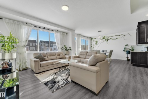 196 Edgewater Circle, Leduc, AB - Indoor Photo Showing Living Room