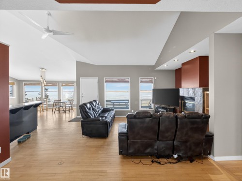 48208 Range Road, Rural Beaver County, AB - Indoor Photo Showing Living Room