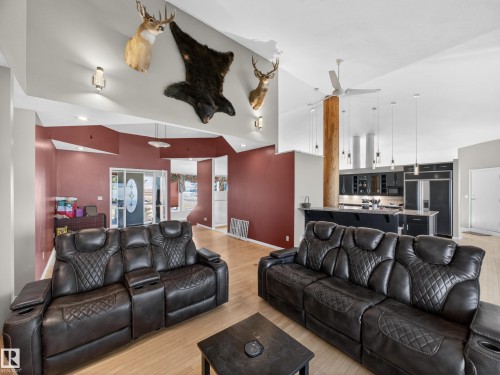 48208 Range Road, Rural Beaver County, AB - Indoor Photo Showing Living Room