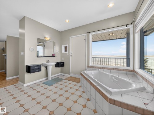 48208 Range Road, Rural Beaver County, AB - Indoor