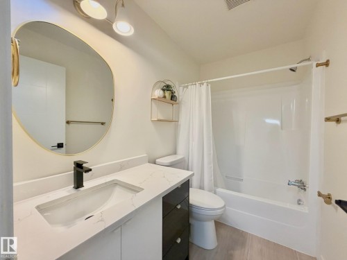 14309 128A Street, Edmonton, AB - Indoor Photo Showing Bathroom