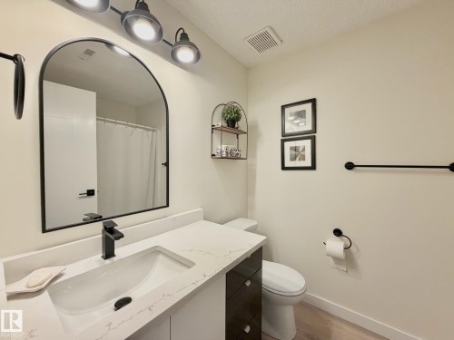 14309 128A Street, Edmonton, AB - Indoor Photo Showing Bathroom