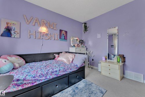 1235 Rutherford Road Sw, Edmonton, AB - Indoor Photo Showing Bedroom