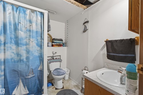 1320 8 Avenue, Cold Lake, AB - Indoor Photo Showing Bathroom