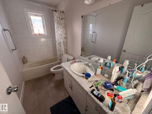 10644 155 Street, Edmonton, AB - Indoor Photo Showing Bathroom