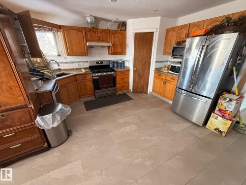 10644 155 Street, Edmonton, AB - Indoor Photo Showing Kitchen