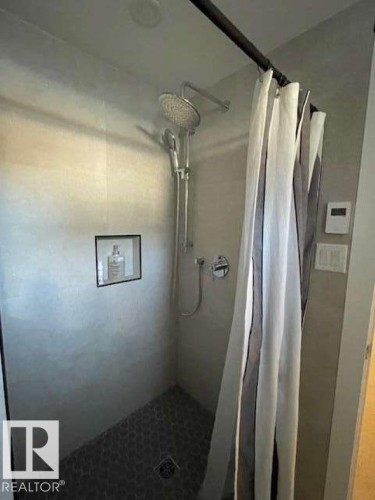 1929 65 Street, Edmonton, AB - Indoor Photo Showing Bathroom