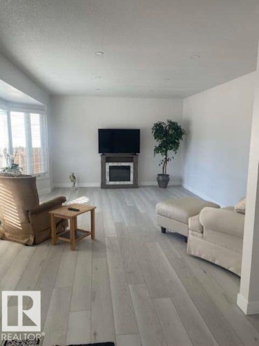 1929 65 Street, Edmonton, AB - Indoor Photo Showing Living Room