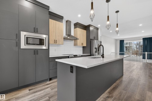 2937 Coughlan Green, Edmonton, AB - Indoor Photo Showing Kitchen With Upgraded Kitchen