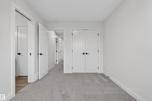 2937 Coughlan Green, Edmonton, AB - Indoor Photo Showing Other Room