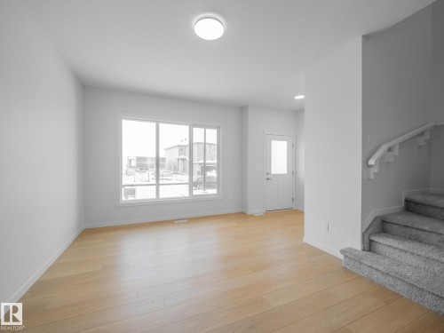 1032 14 Avenue, Edmonton, AB - Indoor Photo Showing Other Room