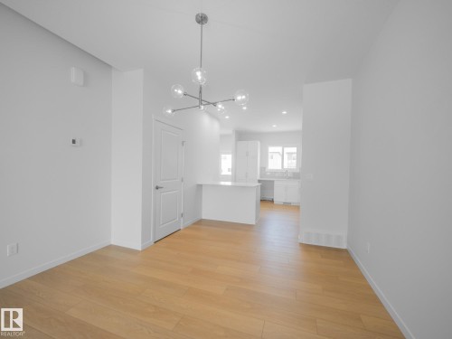 1032 14 Avenue, Edmonton, AB - Indoor Photo Showing Other Room