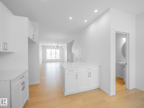 1032 14 Avenue, Edmonton, AB - Indoor