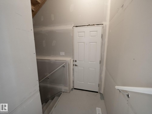 1032 14 Avenue, Edmonton, AB - Indoor Photo Showing Other Room