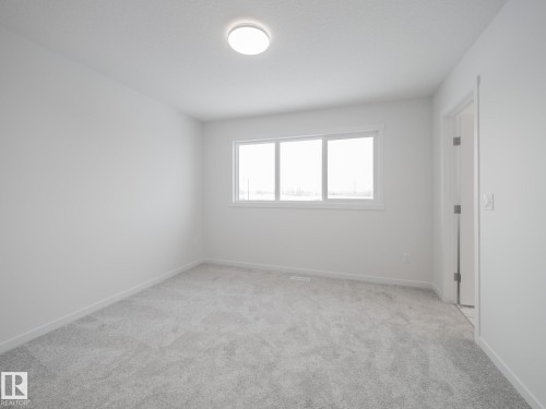 1032 14 Avenue, Edmonton, AB - Indoor Photo Showing Other Room
