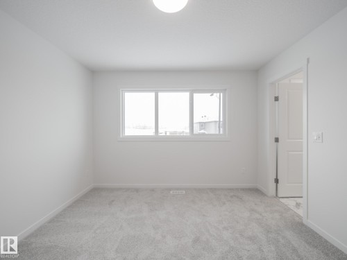 1032 14 Avenue, Edmonton, AB - Indoor Photo Showing Other Room