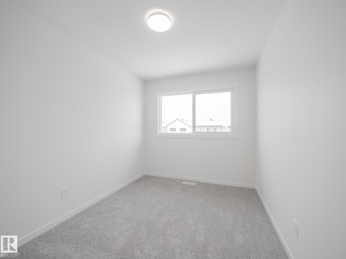 1032 14 Avenue, Edmonton, AB - Indoor Photo Showing Other Room