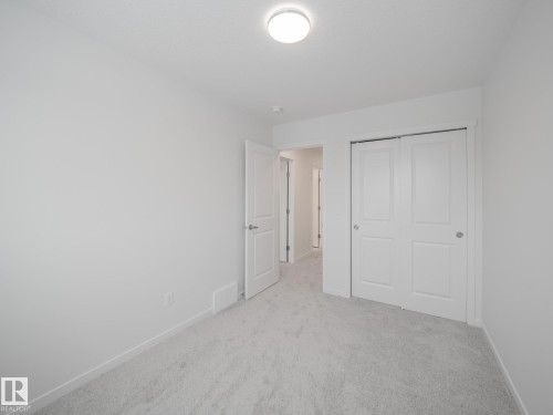1032 14 Avenue, Edmonton, AB - Indoor Photo Showing Other Room
